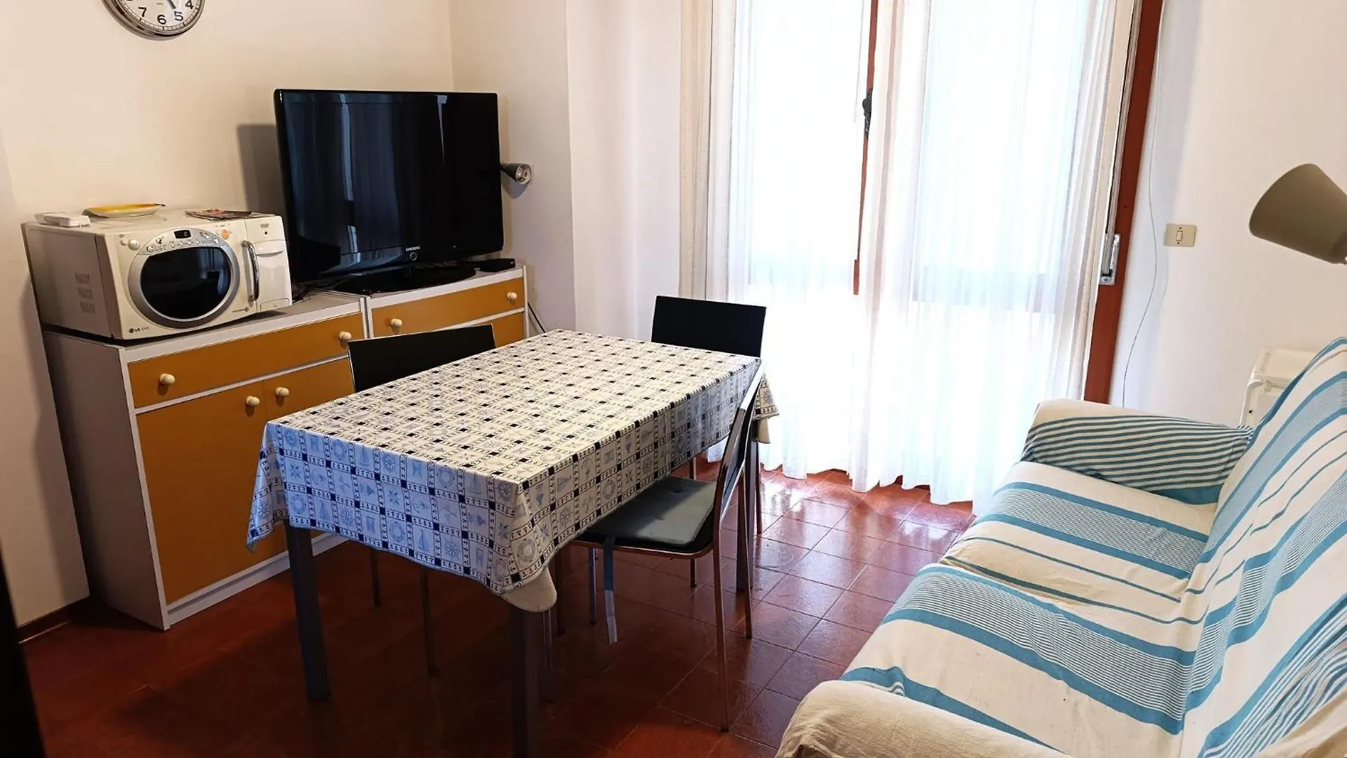 Cozy And Functional Flat In Bibione Apartment